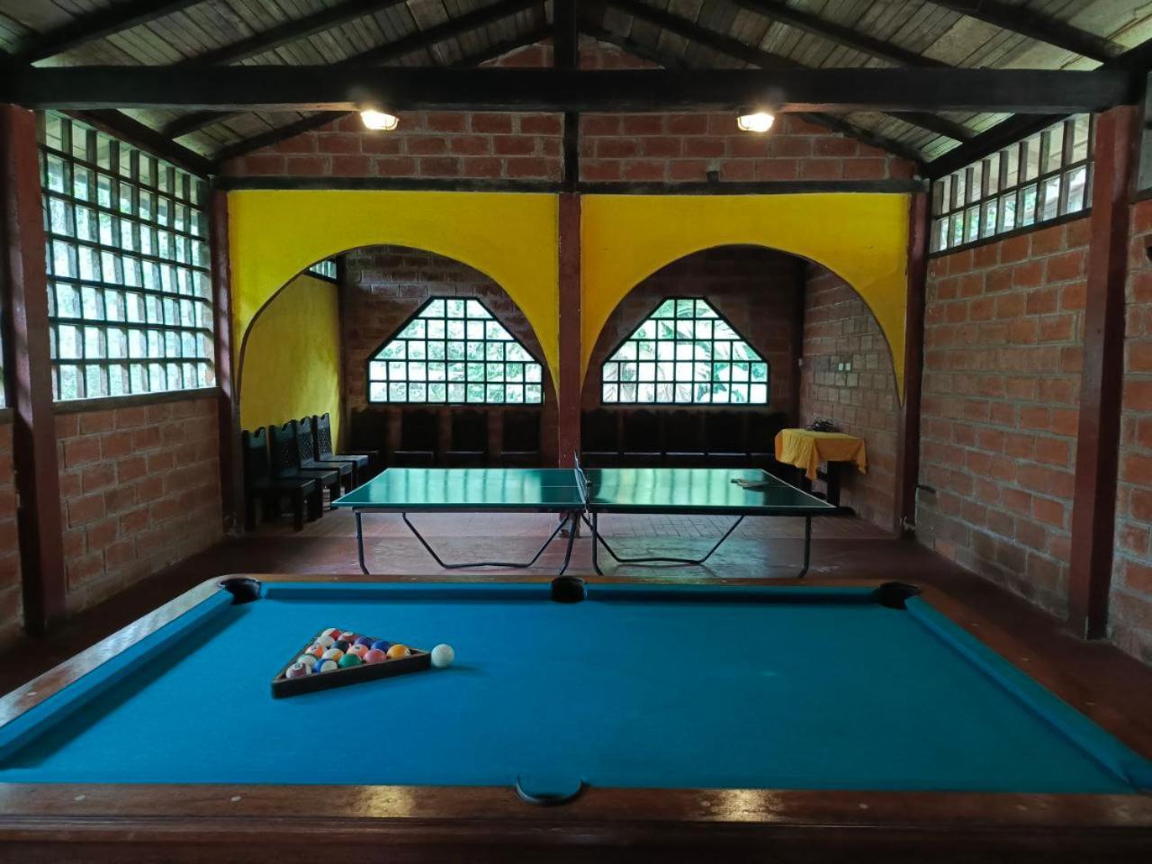 Hosteria Sapos Y Ranas Milpe ภายนอก รูปภาพ